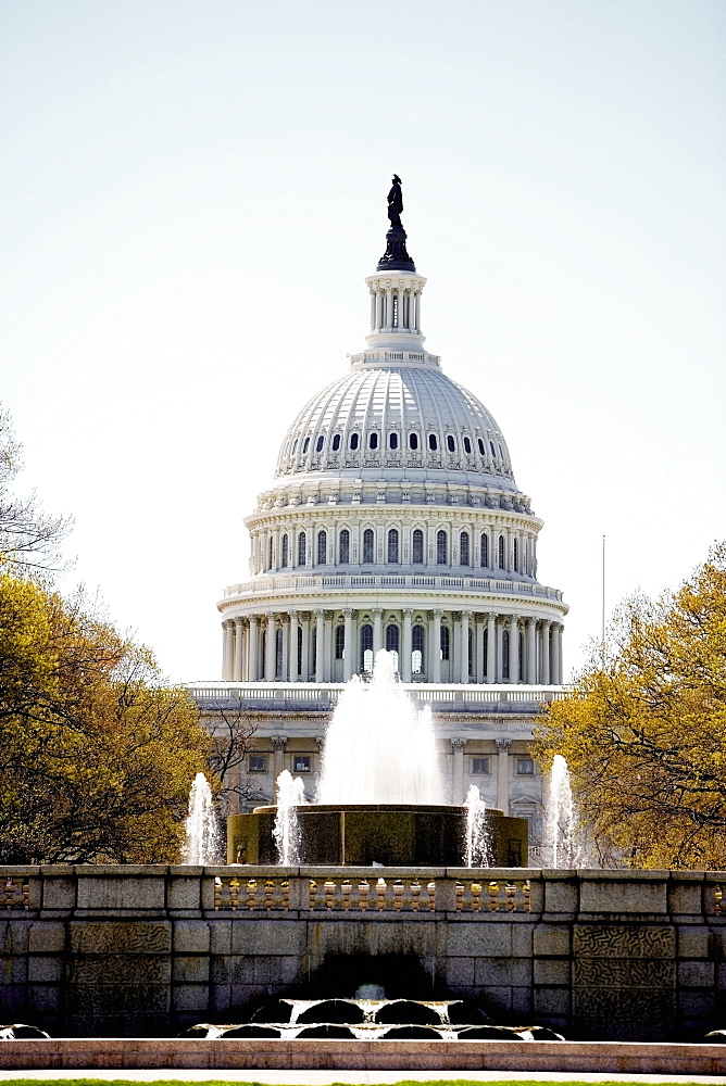 Fountain in front of the Capitol Building, Washington DC, USA