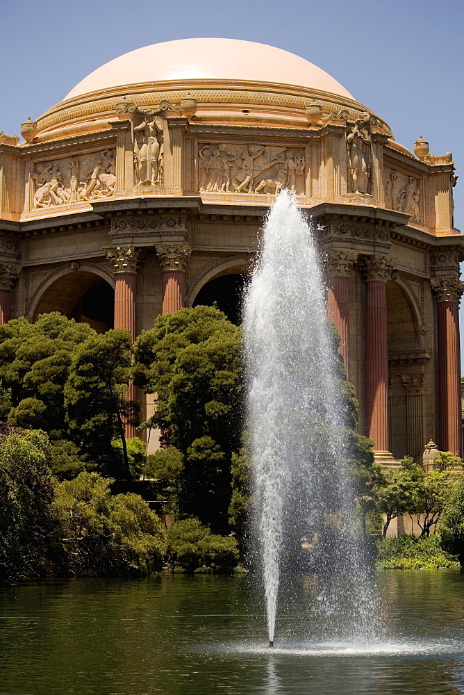 Panoramic view of a fountain and rotunda, The Exploratorium, San Francisco, California, USA