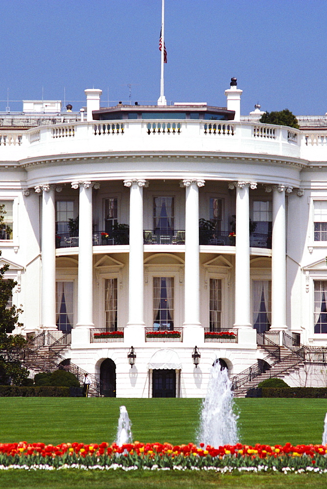 Facade of a government building, White House, Washington DC, USA