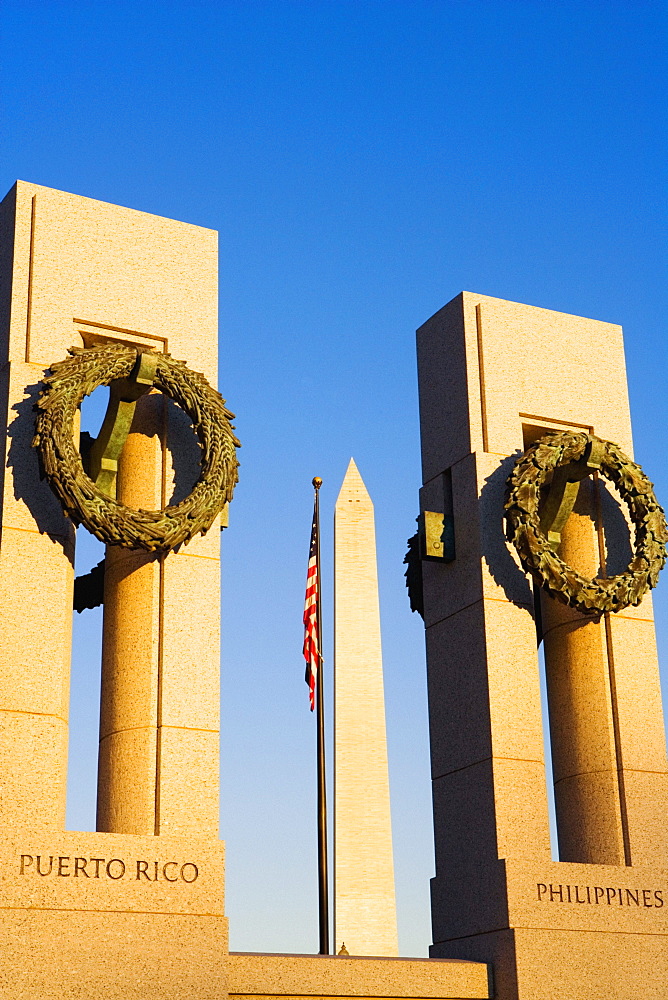 Low angle view of a monument, Washington Monument, Washington DC, USA