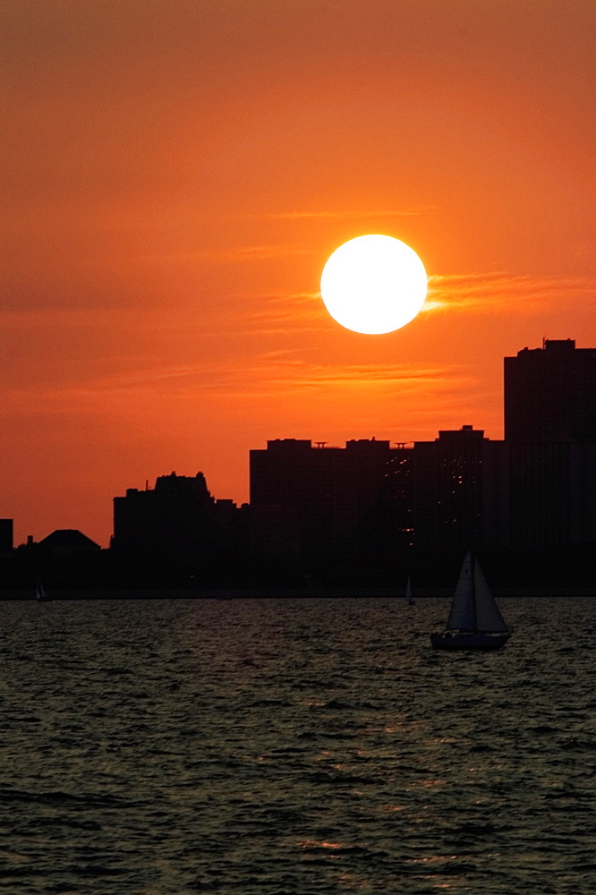 Silhouette of buildings at sunset, Chicago, Illinois, USA