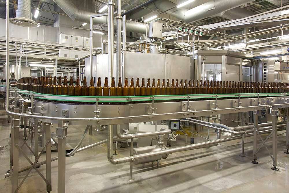 Automated and mechanised beer bottling plant