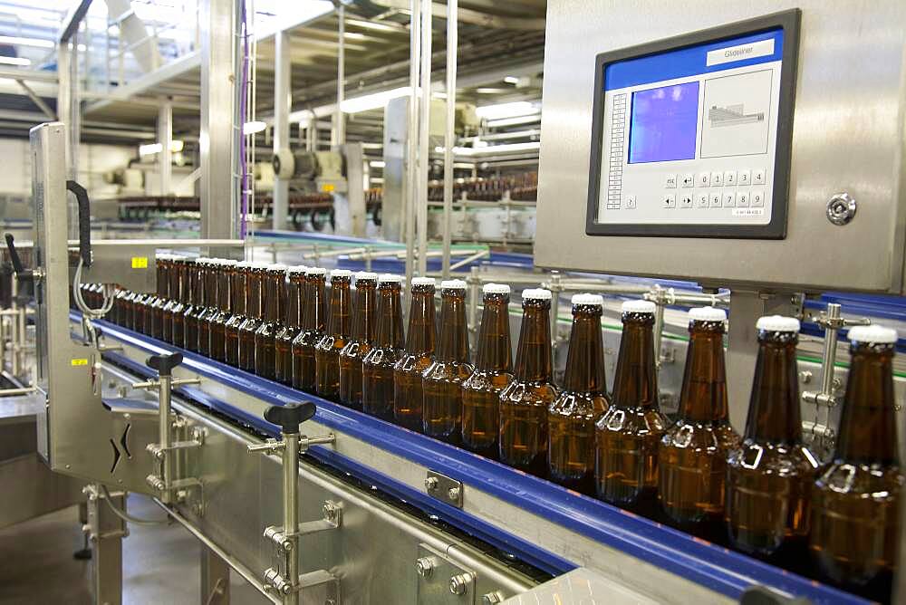 Automated and mechanised beer bottling plant