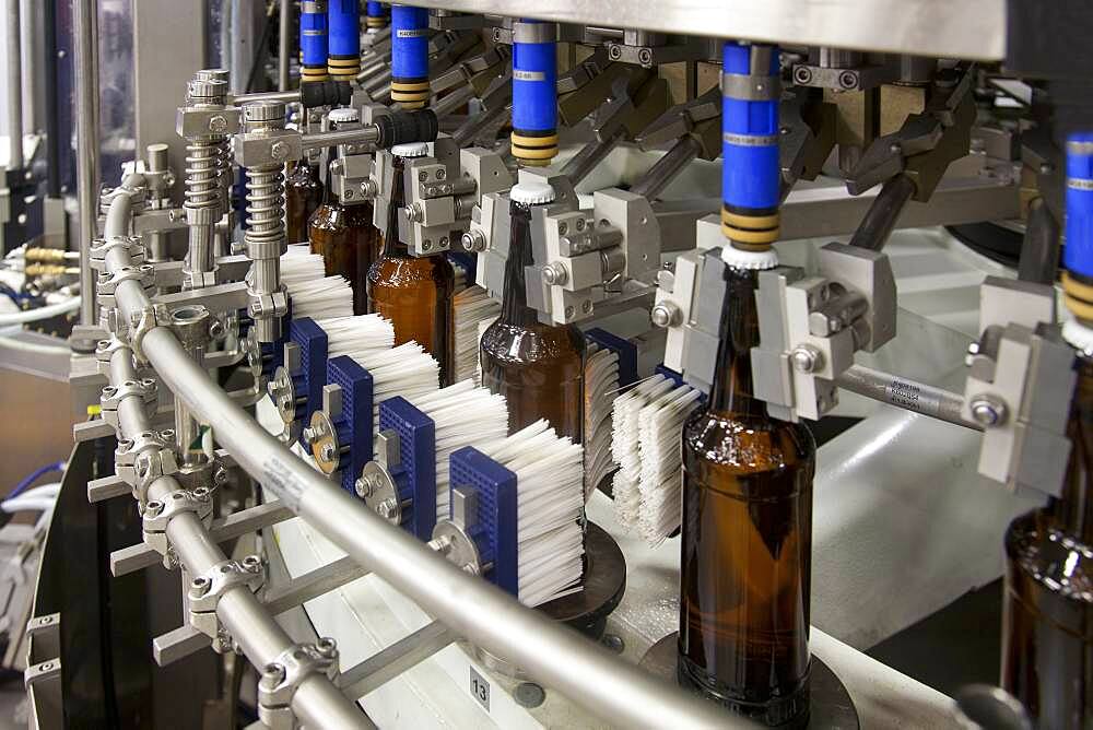 Automated and mechanised beer bottling plant