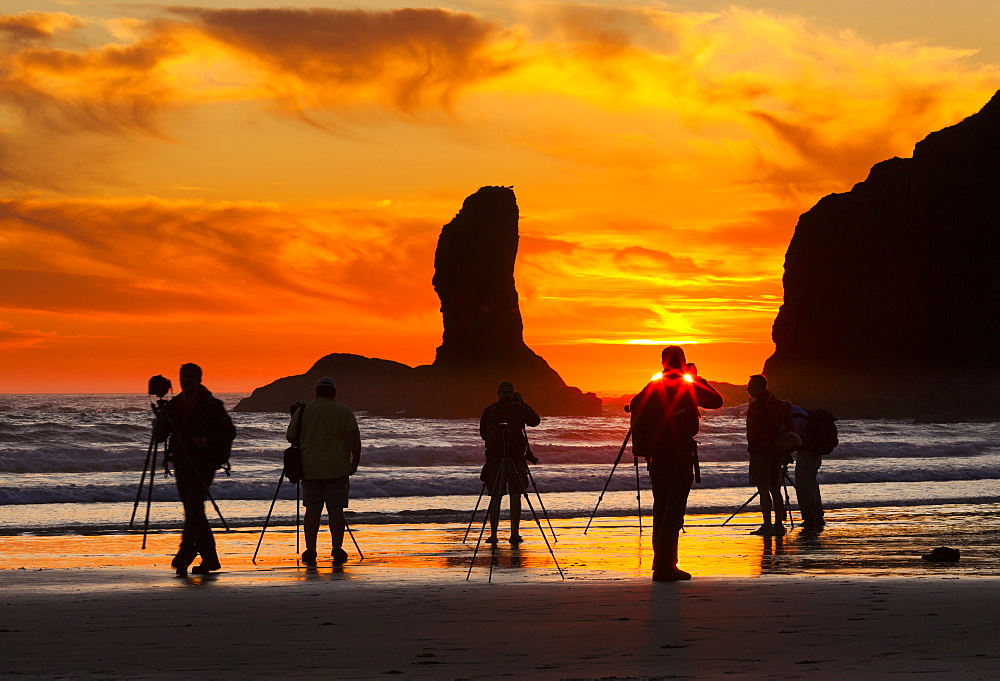 Photographers at sunset at Second Beach, Olympic National Park, Washington, USA, Second Beach, Olympic National Park, Washington, USA