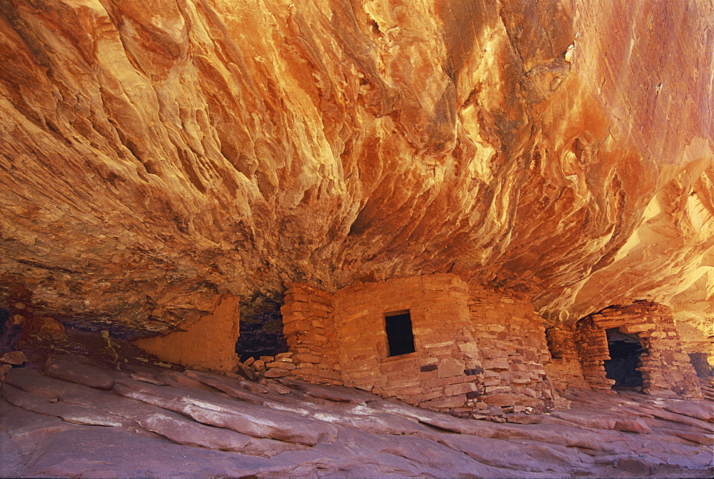 The House On fire ruins at Cedar Mesa, is a natural landmark, a cliff mesa rock formation with a spectacular natural pattern on the rock, House on Fire Ruins, Cedar Mesa, Utah, USA