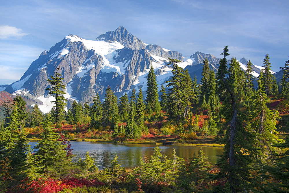 Mount Shucksan in the North Cascade Range of mountains in autumn, Mount Shucksan, Washington State, North Cascade Range, USA