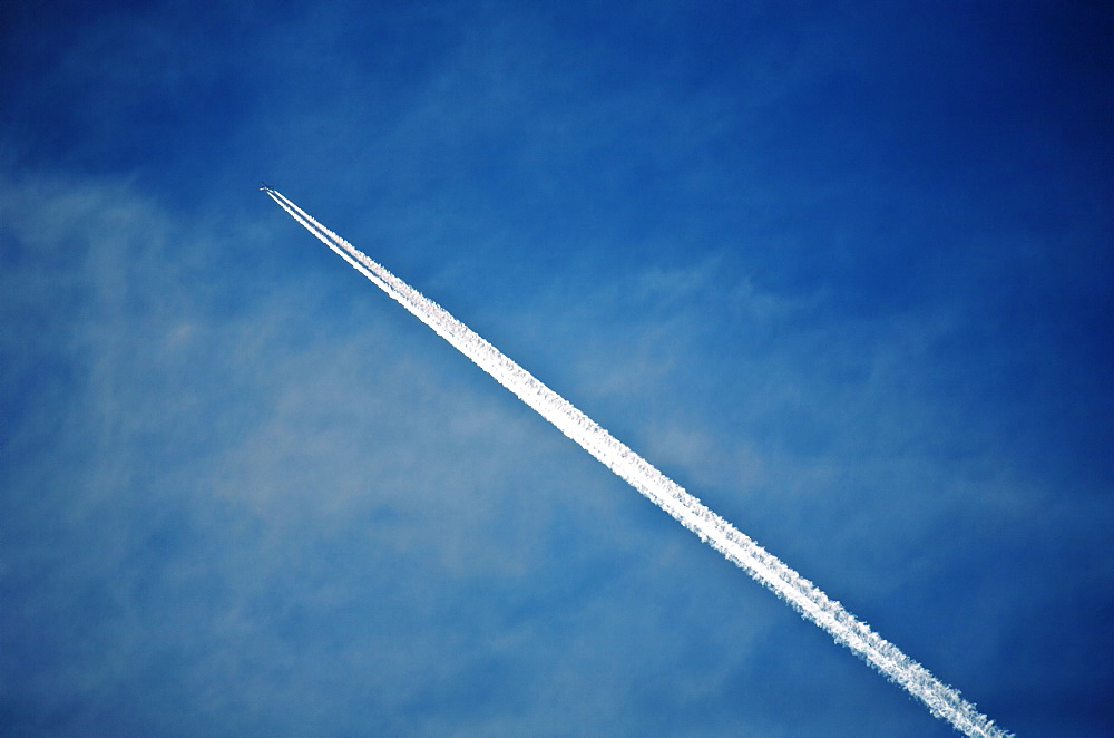 A jet contrail, a vapour trail across the sky, Jet contrail