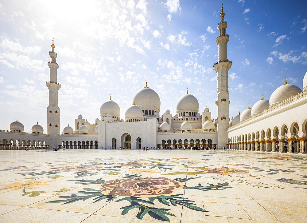 Ornate arches of Sheikh Zayed Grand Mosque, Abu Dhabi, United Arab Emirates