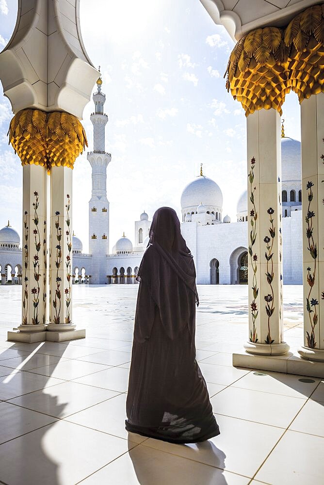 The Sheikh Zayed Mosque, the courtyard and exterior of the prayer hall, modern architecture.