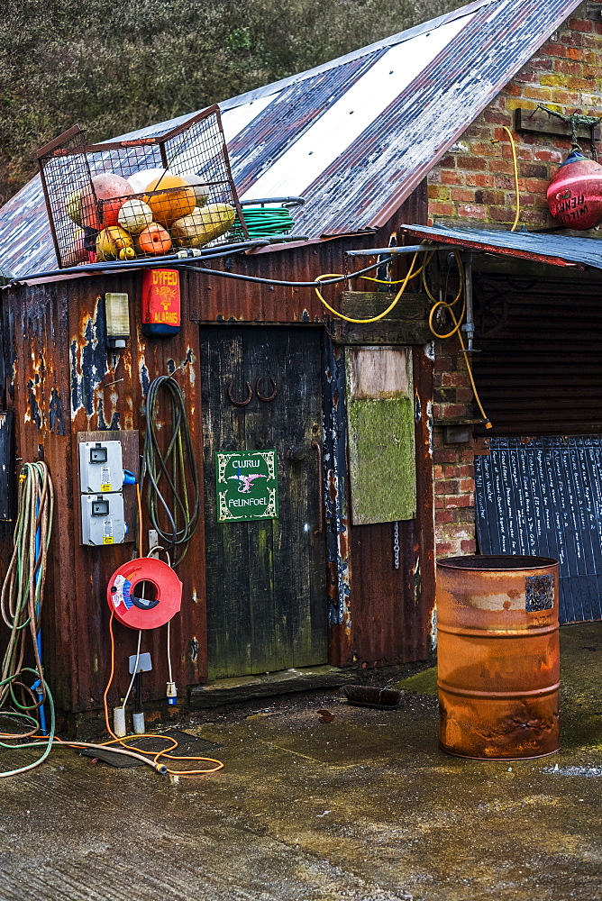 Fishing hut in the harbour of Porthgain, Pembrokeshire, Wales, UK, Pembrokeshire National Park, Wales