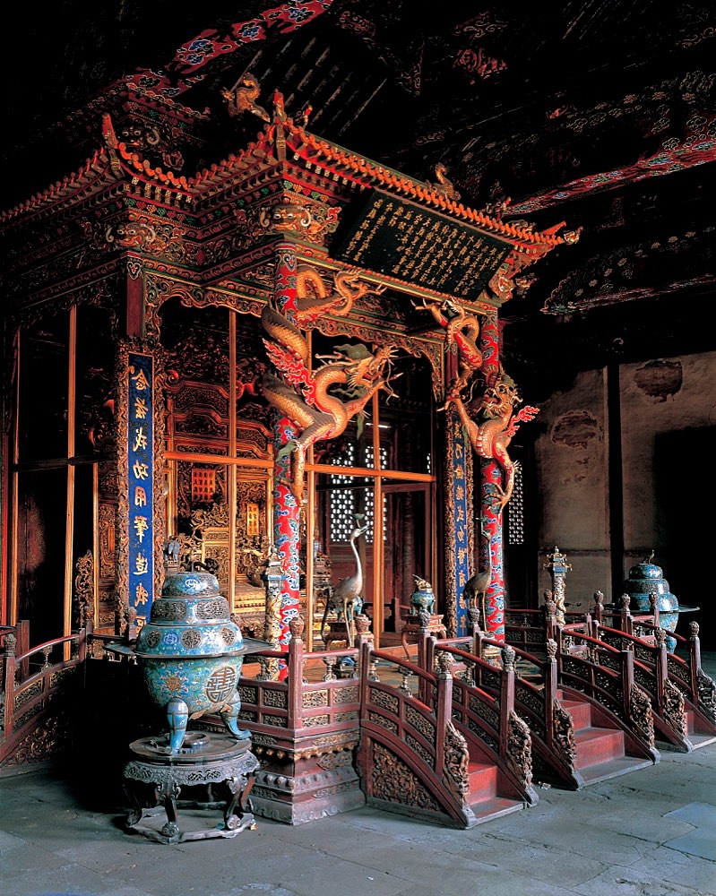 The throne in Chongzheng Hall, Shenyang Imperial Palace