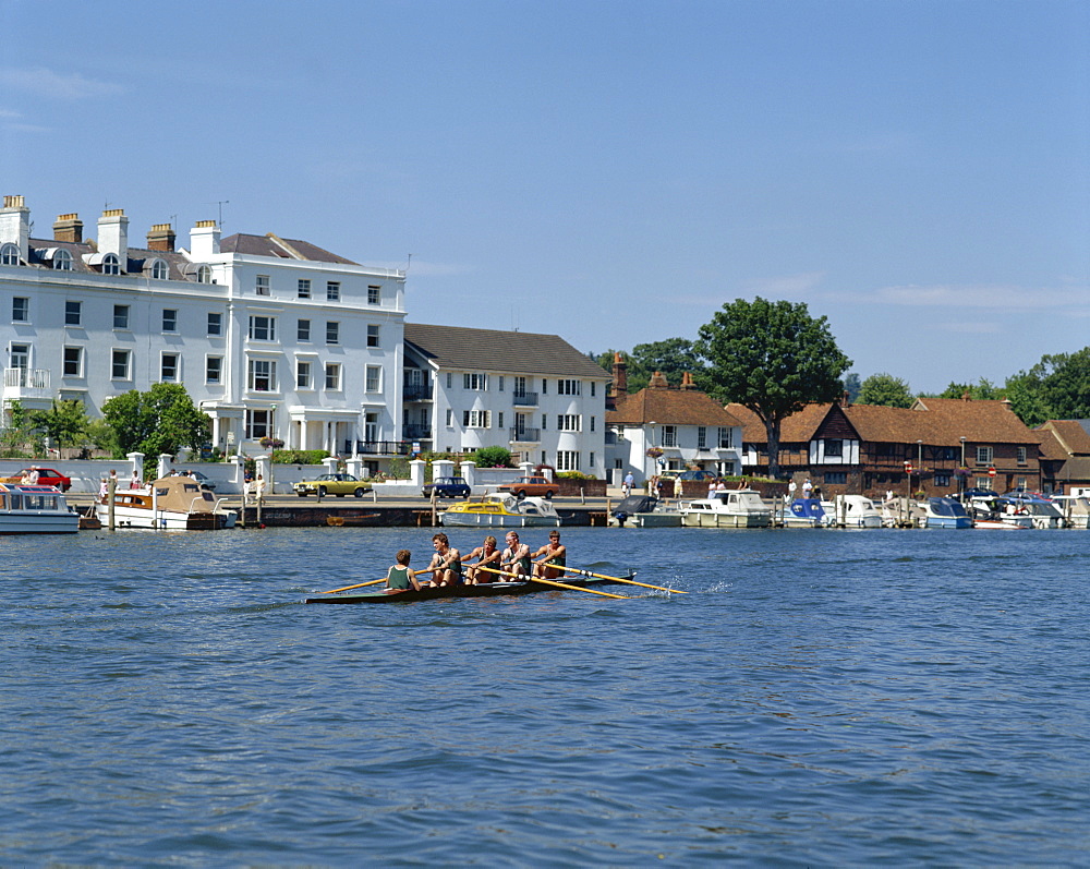 River Thames at Henley on Thames, Oxfordshire, England, United Kingdom, Europe