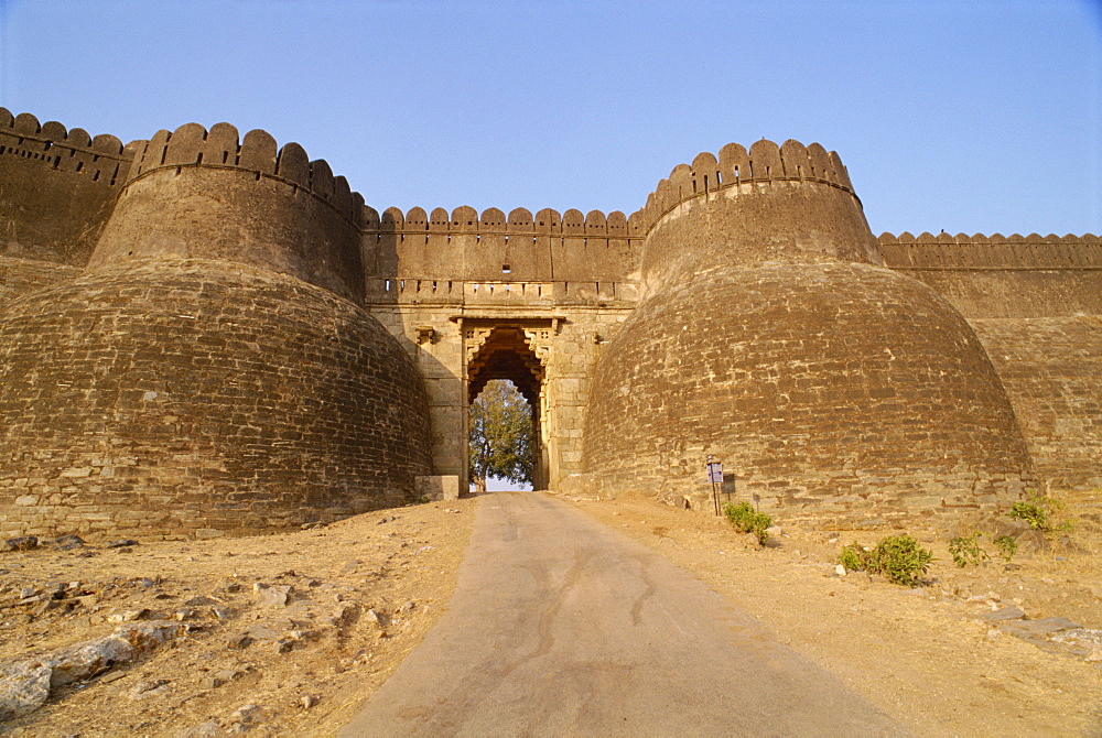 Massive fort built in 1458 AD by Rana Kumbha, Kumbhalgarh, Rajasthan state, India, Asia