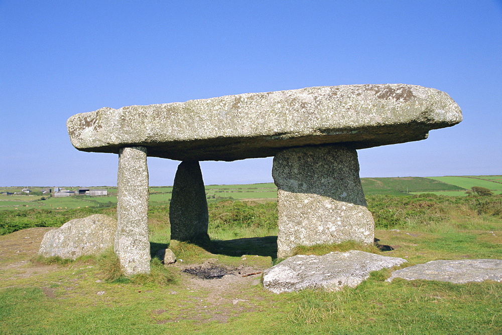 Stone age dolmen, Lanyon Quoit, near Madron, Cornwall, England, UK