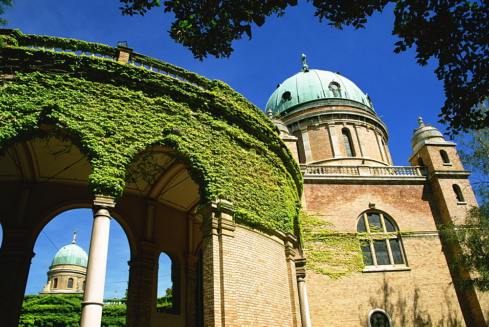 Mirogoj cemetery dating from 1876, architect Herman Bolle, Zagreb, Croatia, Europe