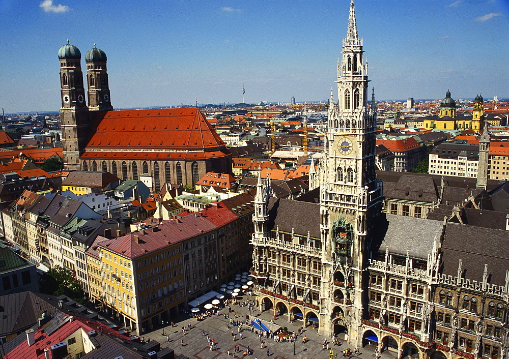 Neues Rathaus and the Frauenkirche, Munich, Bavaria, Germany