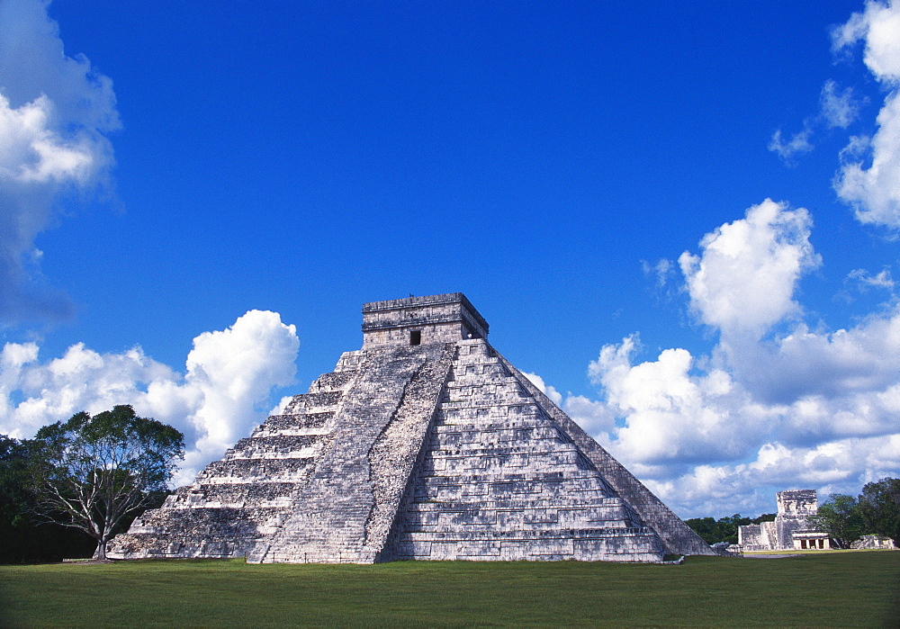 El Castillo, Chichen Itza, Yucatan, Mexico