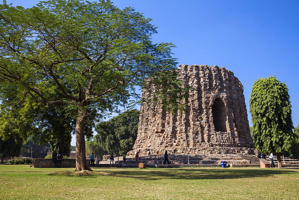 Qutub Minar, Atai Minor, an incomplete tower originally intended to be twice as high as Qutub Minar, UNESCO World Heritage Site, Delhi, India, Asia