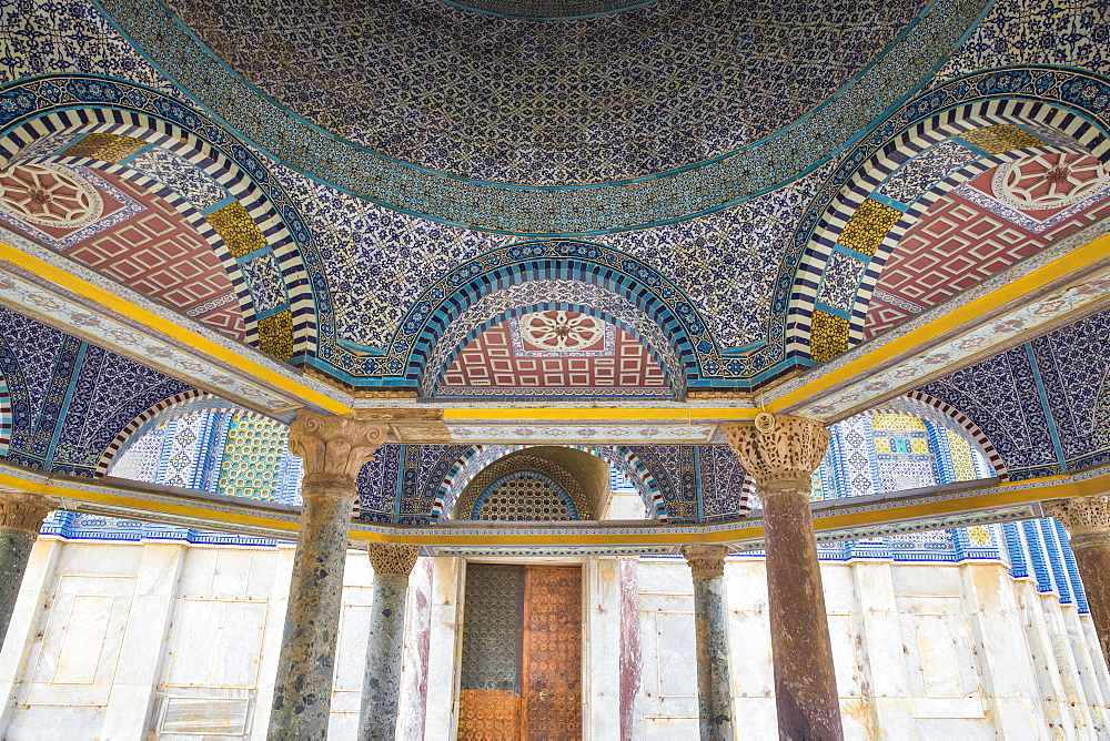 Tile detail of Dome of Chain, Dome of the Rock, Temple Mount, Old City, UNESCO World Heritage Site, Jerusalem, Israel, Middle East