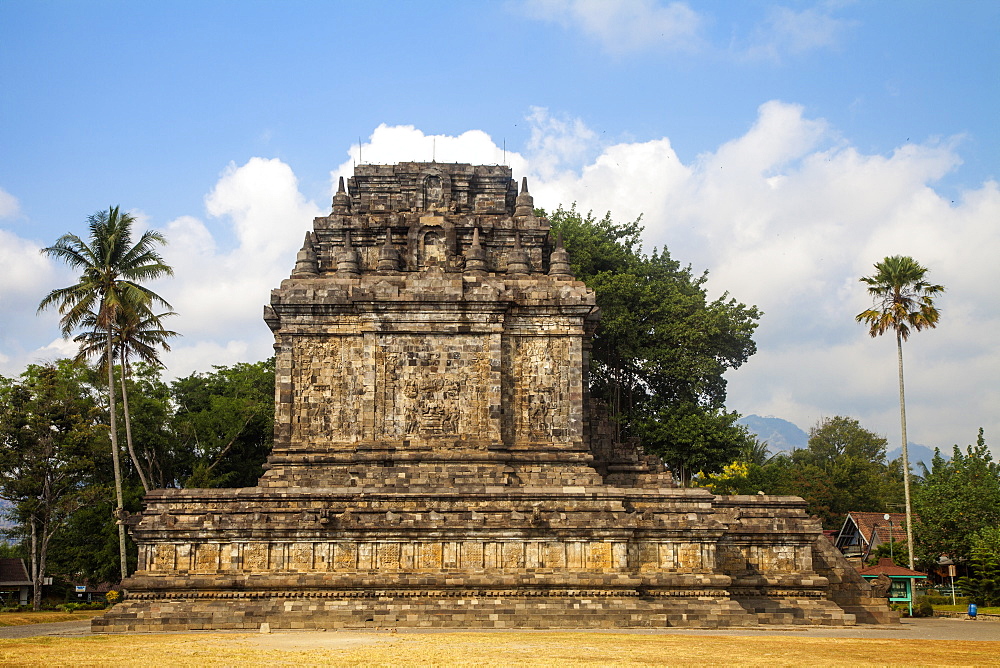 Candi Mendut, Borobudur, Magelang, Java, Indonesia, Southeast Asia, Asia