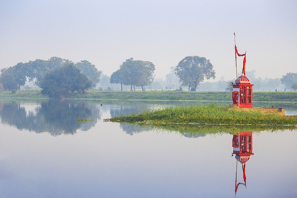 Kuria Ghat Mid River Temple, Lucknow, Uttar Pradesh, India, Asia