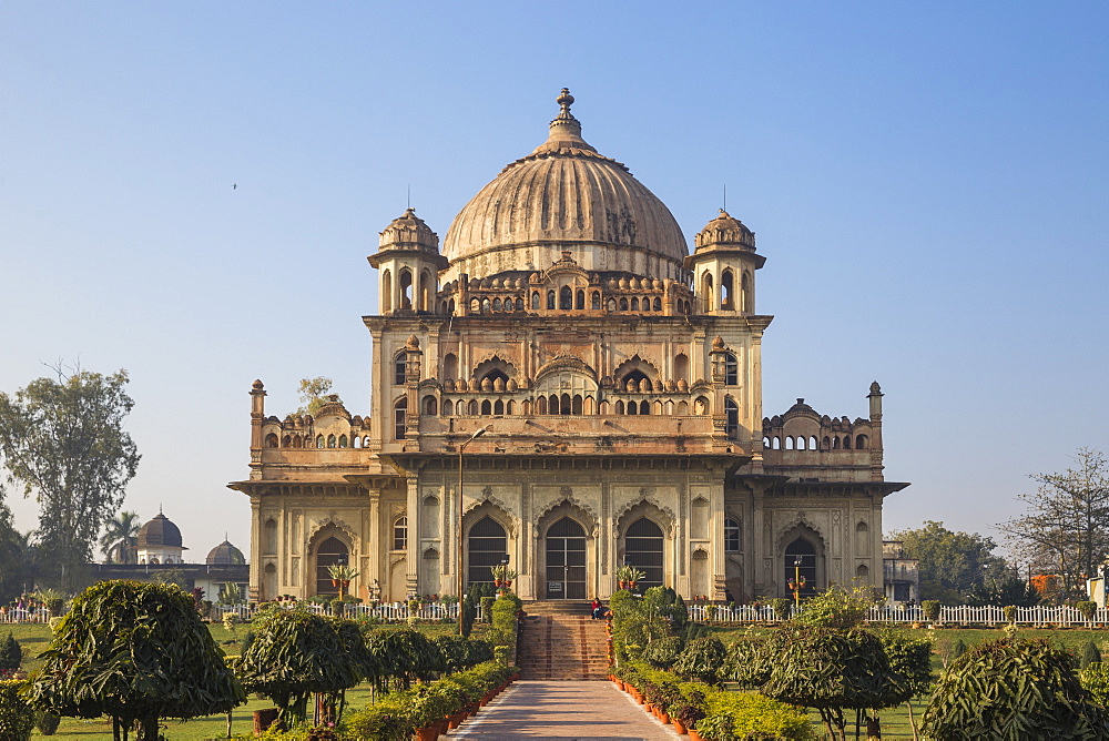 Begum Hazrat Mahal Park, Tomb of Khurshid Zadi (Mushir Zadi), Lucknow, Uttar Pradesh, India, Asia