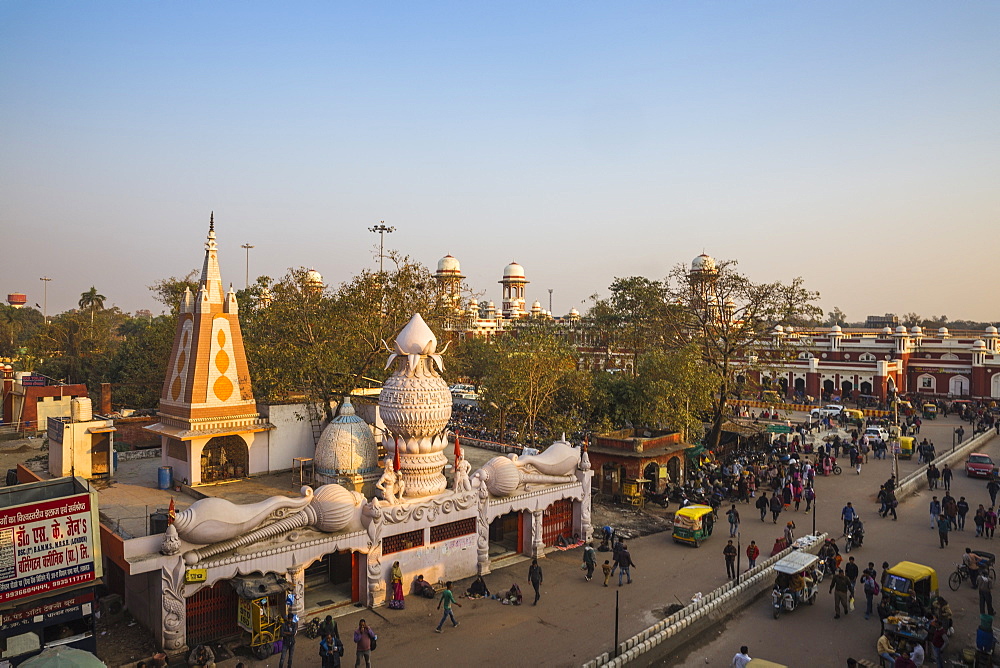 Temple at Railway station, Lucknow, Uttar Pradesh, India, Asia