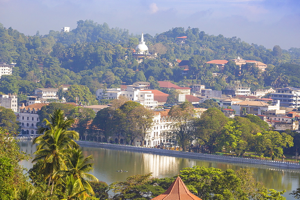 View of Kandy Lake, Kandy, UNESCO World Heritage Site, Central Province, Sri Lanka, Asia