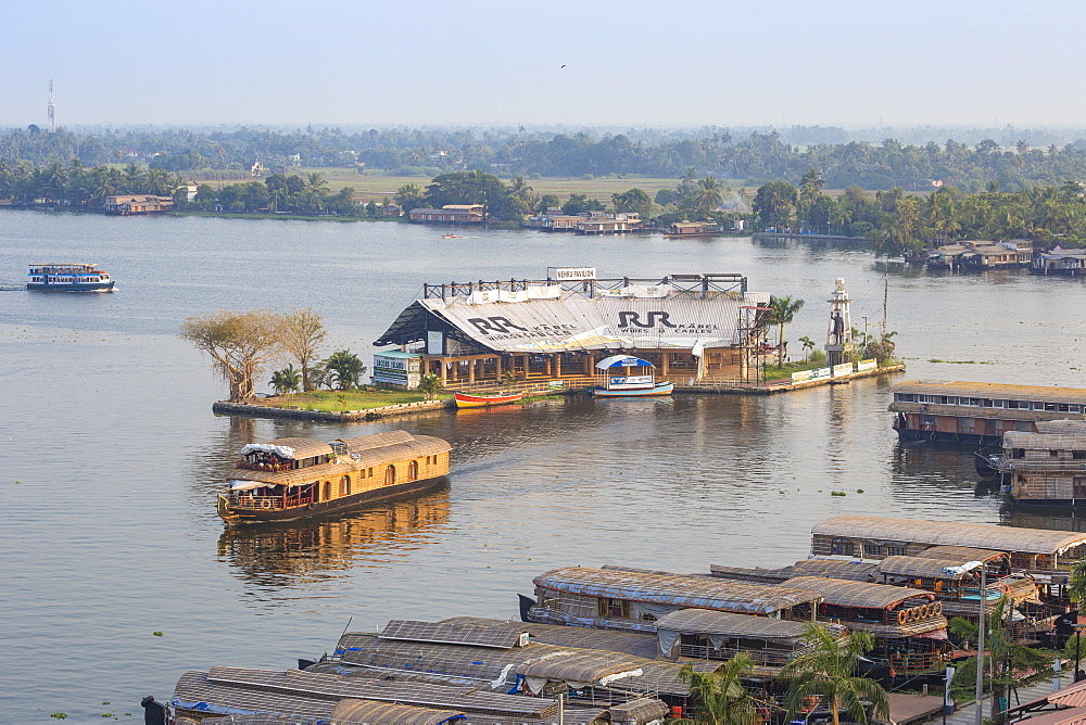 Houseboats on Backwaters, Alappuzha (Alleppey), Kerala, India, Asia