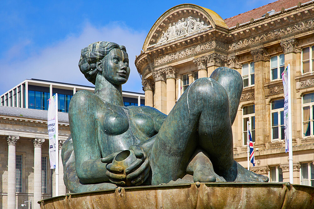 Floozie in the Jacuzzi fountain in front of the Council House, Victoria Square, Birmingham, West Midlands, England, United Kingdom, Europe