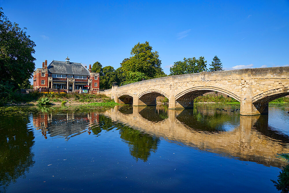 Abbey Park Bridge over River Soar, Leicester, Leicestershire, England, United Kingdom, Europe