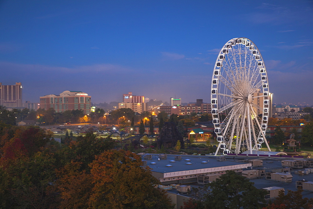 View of Ferris wheel at dawn, Niagara Falls, Niagara, border of New York State, United States of America, and Ontario, Canada, North America