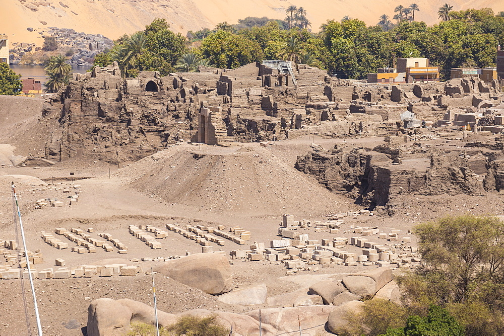 View towards Khnum ruins on Elephantine Island, Aswan, Upper Egypt, Egypt, North Africa, Africa