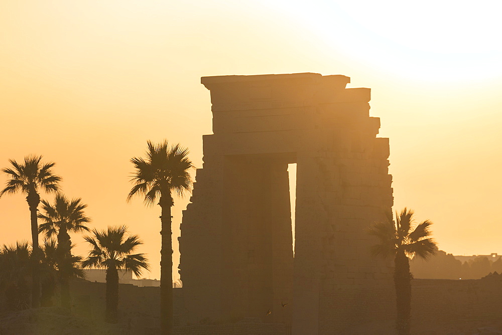 Karnak Temple, UNESCO World Heritage Site, near Luxor, Egypt, North Africa, Africa