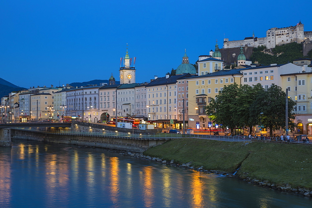 View of Salzach River, Hohensalzburg Castle and the Altstadt (The Old City), UNESCO World Heritage  Site, Salzburg, Austria, Europe