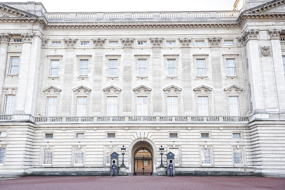 Grenadier Guards at Buckingham Palace, London, England, United Kingdom, Europe