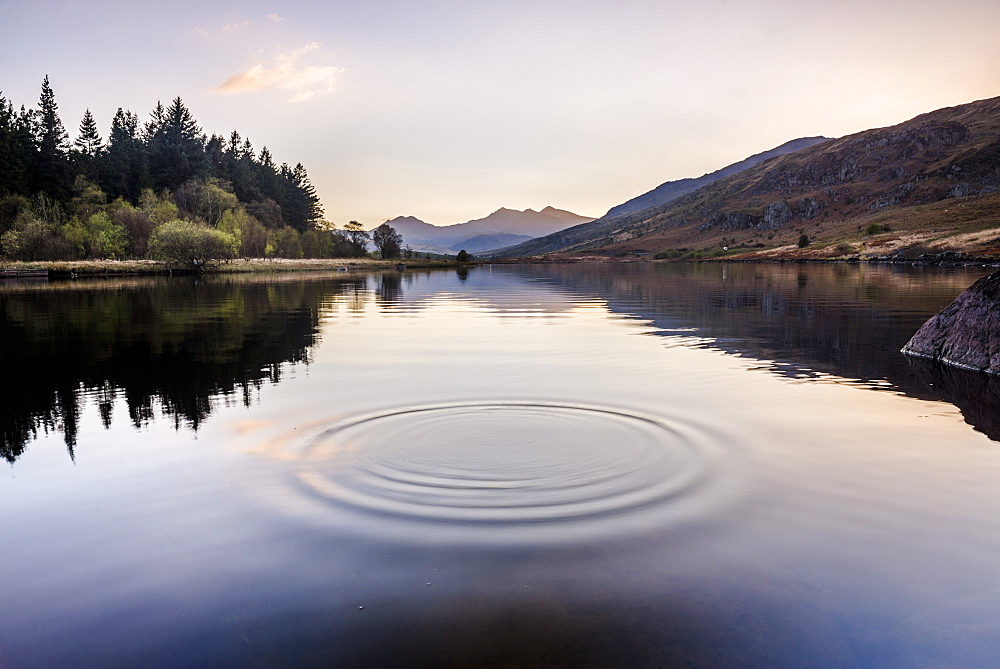 Llynnau Mymbyr Lake at sunset, Capel Curig, Snowdonia National Park, North Wales, United Kingdom, Europe