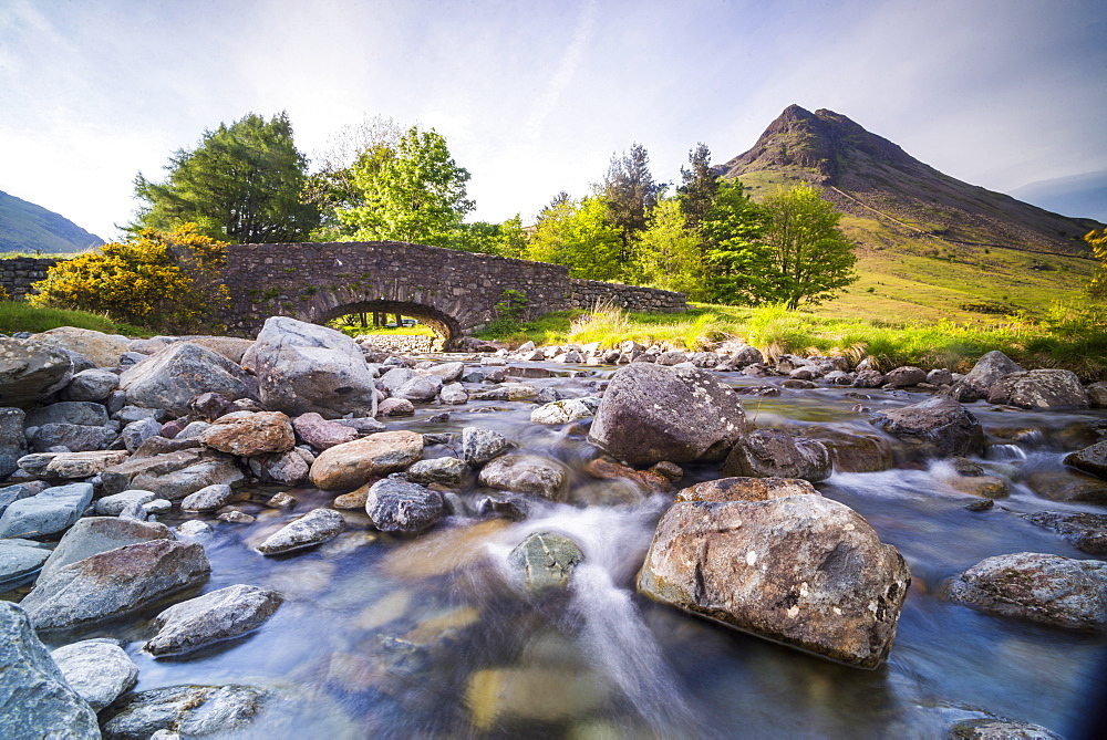 Old bridge by Wastwater (Wast Water) in the Wasdale Valley, Lake District National Park, UNESCO World Heritage Site, Cumbria, England, United Kingdom, Europe