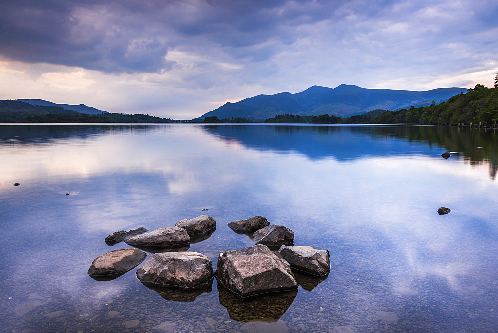 Derwent Water (Derwentwater) at sunset, Lake District National Park, UNESCO World Heritage Site, Cumbria, England, United Kingdom, Europe