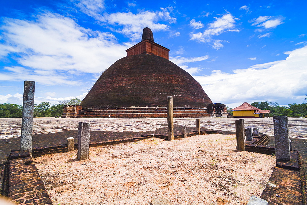 Jetvanarama Dagoba (Jetvanaramaya Stupa), Anuradhapura, UNESCO World Heritage Site, Sri Lanka, Asia