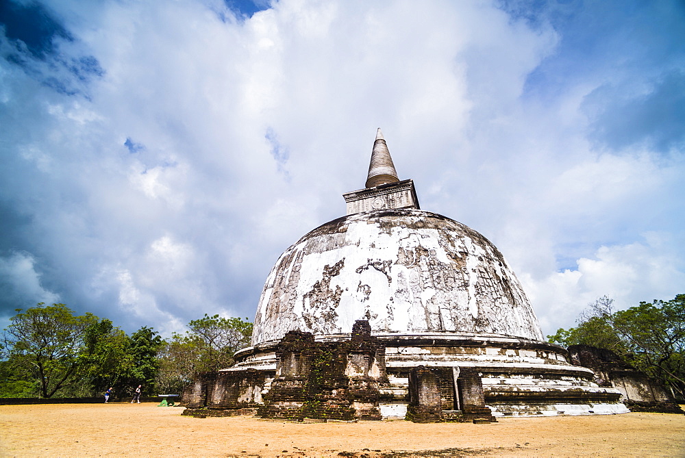 Kiri Vehera Dagoba in the Ancient City of Polonnaruwa, UNESCO World Heritage Site, Sri Lanka, Asia