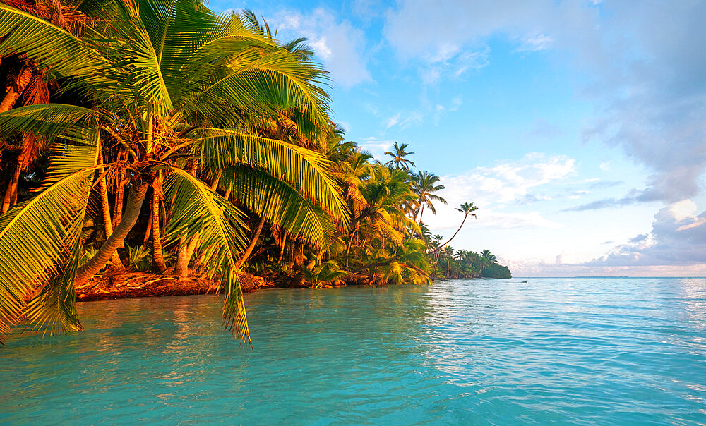 Sunrise, Scout Park Beach, Cocos (Keeling) Islands, Indian Ocean, Asia