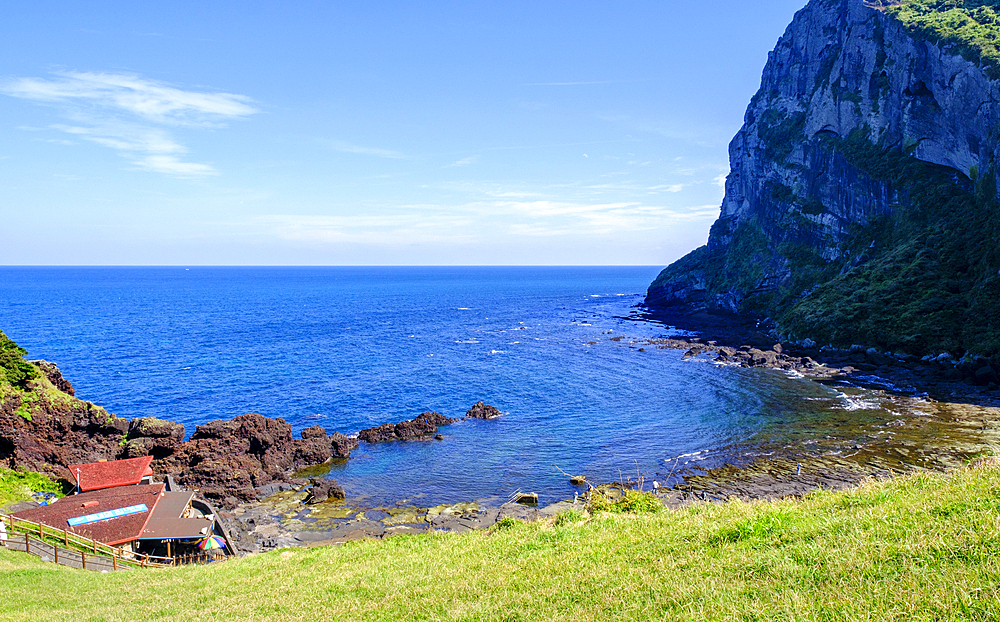 Volcanic cone, Seongsan Ilchulbong (Sunrise Point) on Jeju Island, UNESCO World Heritage Site, South Korea, Asia