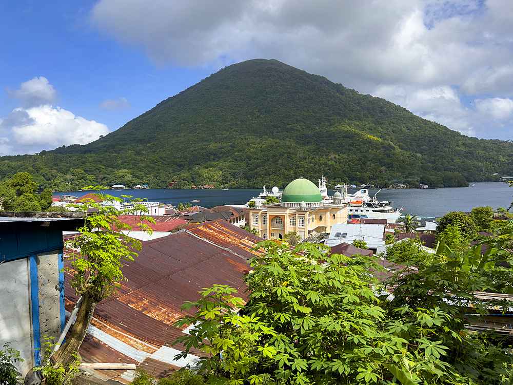 A view of the harbor in the town of Banda Neira on the island of Banda Neira, Moluccas, Indonesia.