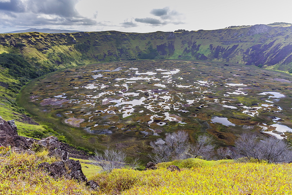 Orongo Crater, Rano Kau, Rapa Nui National Park, UNESCO World Heritage Site, Easter Island (Isla de Pascua), Chile, South America