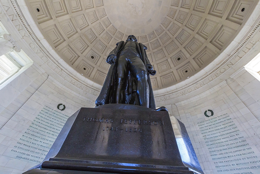 Inside the rotunda at the Jefferson Memorial, Washington D.C., United States of America, North America