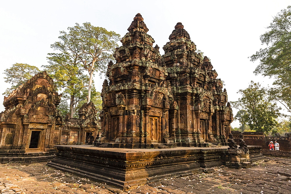 Ornate carvings in red sandstone at Banteay Srei Temple in Angkor, UNESCO World Heritage Site, Siem Reap, Cambodia, Indochina, Southeast Asia, Asia