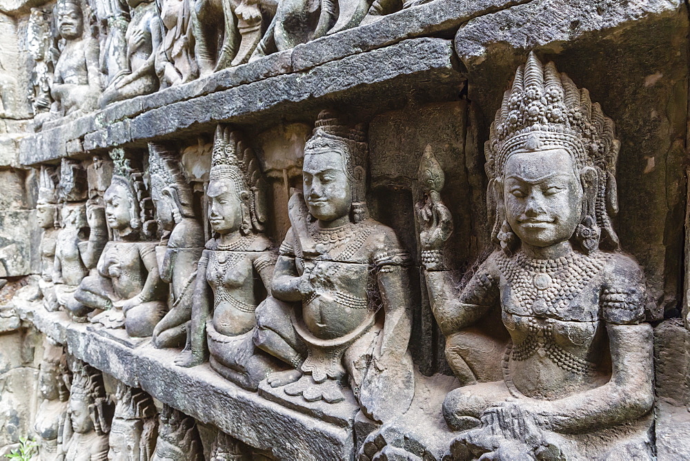 Apsara carvings in the Leper King Terrace in Angkor Thom, Angkor, UNESCO World Heritage Site, Cambodia, Indochina, Southeast Asia, Asia