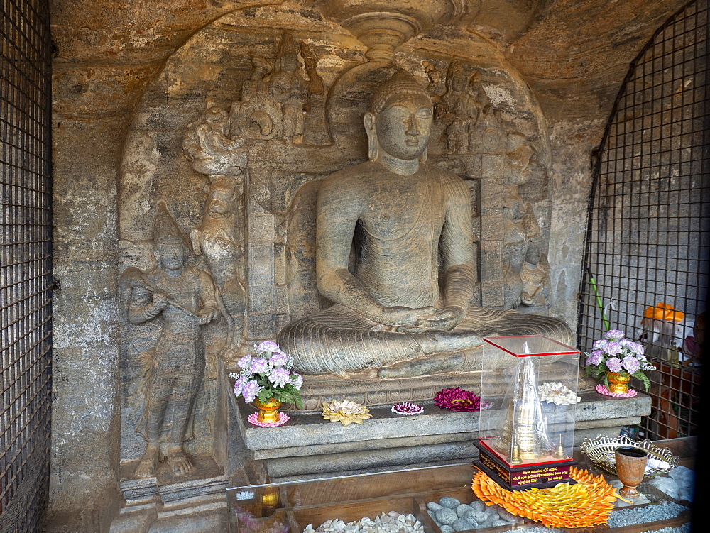 Vidyhadhara Guha inside the Gal Viharaya, UNESCO World Heritage Site, Polonnaruwa, Sri Lanka, Asia